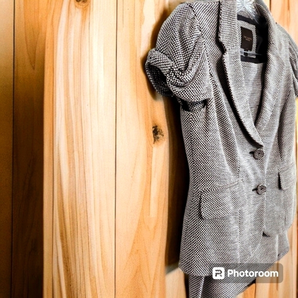 NWOT The Limited Collection 2 Piece Suit Size S - Picture 4 of 13